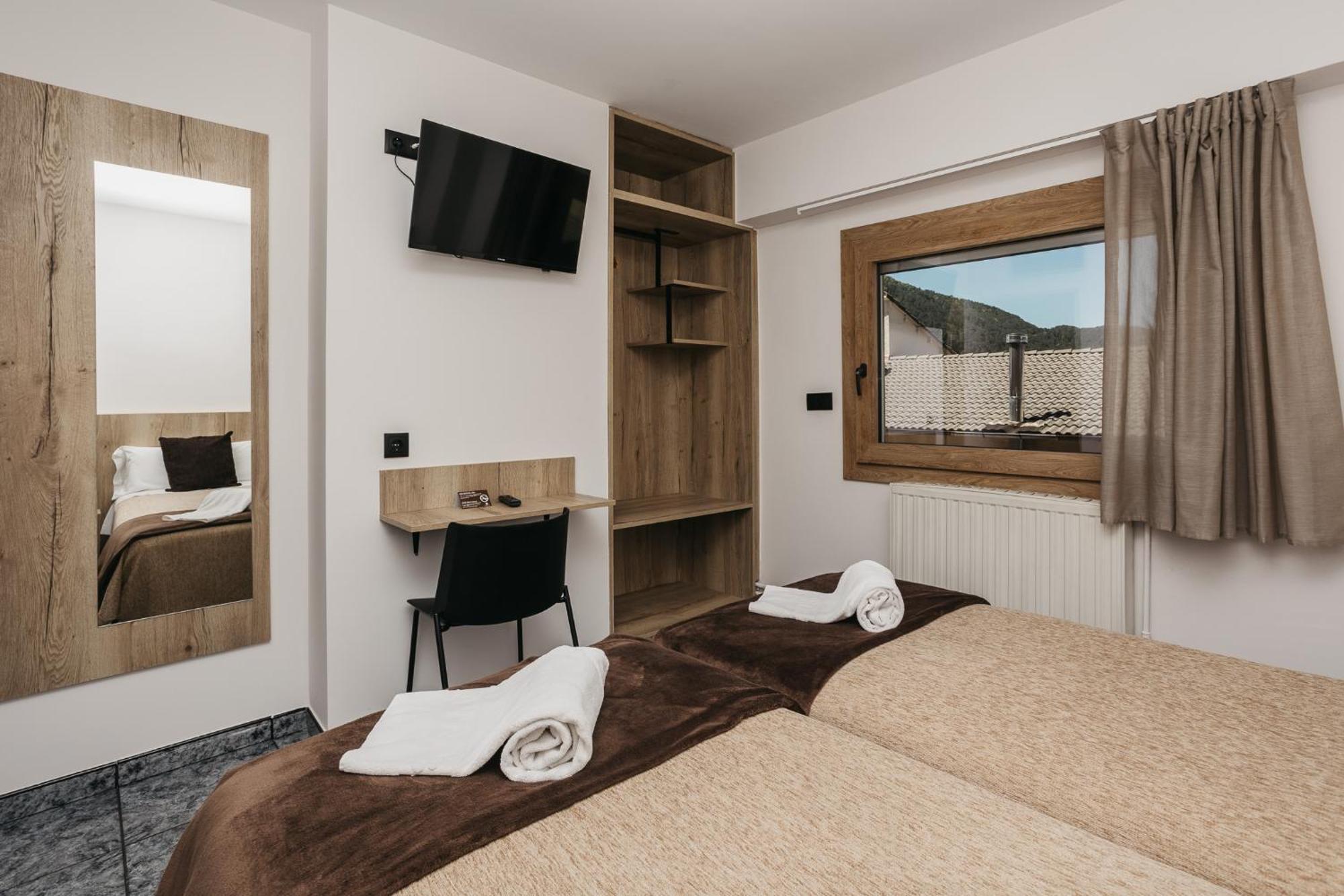 La Trobada Hotel Sport Ripoll Ngoại thất bức ảnh