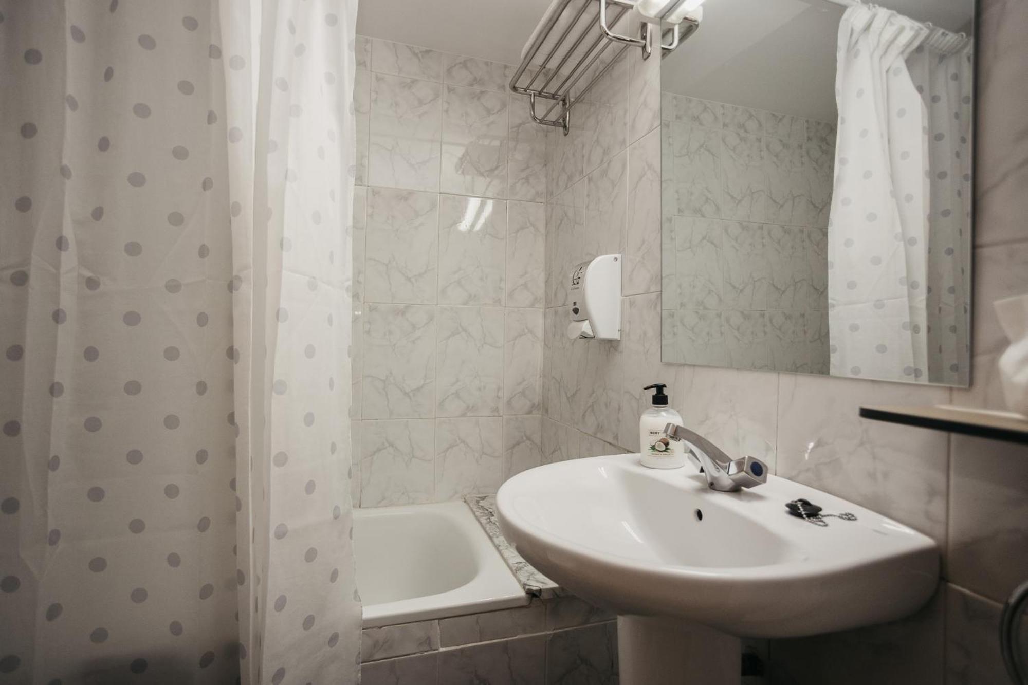 La Trobada Hotel Sport Ripoll Ngoại thất bức ảnh