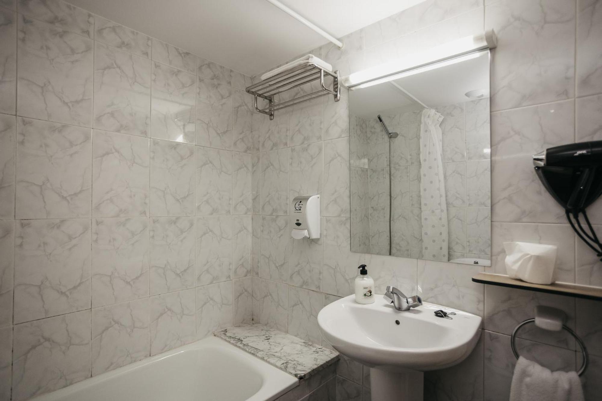 La Trobada Hotel Sport Ripoll Ngoại thất bức ảnh