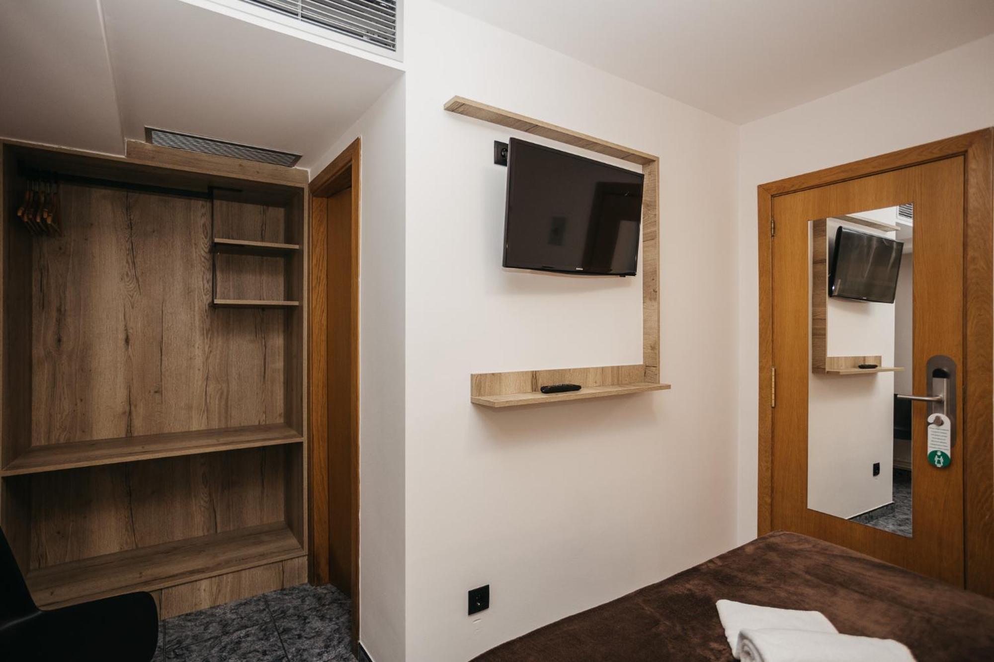 La Trobada Hotel Sport Ripoll Ngoại thất bức ảnh